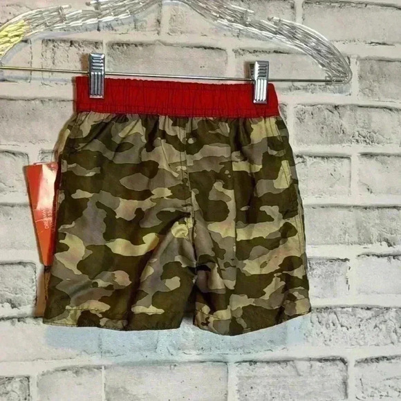 Boys swim trunks super man size 12-18‎ months new with tags camouflage and red - Picture 3 of 5